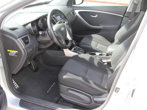 Used 2013 Hyundai Elantra GT w/ Touch & Go Pkg image 19
