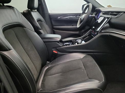 Used 2023 Jeep Grand Cherokee Altitude AWD/4WD image 21