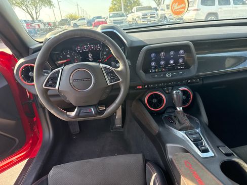 Used 2019 Chevrolet Camaro ZL1 RWD image 7
