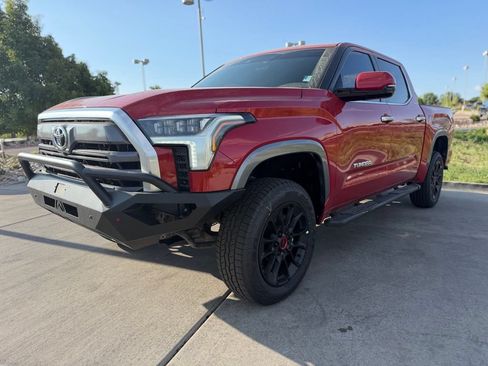 Used 2024 Toyota Tundra Limited AWD/4WD image 3