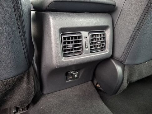 Used 2025 Toyota Camry SE FWD image 11