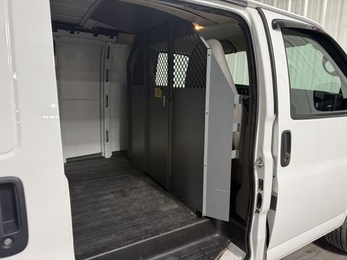 Used 2015 GMC Savana 2500 Extended image 8