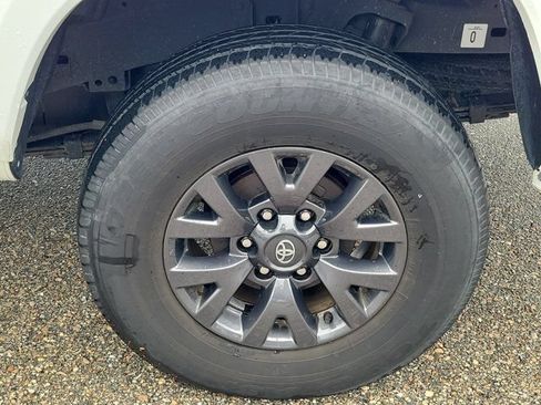 Used 2023 Toyota Tacoma SR5 RWD image 12