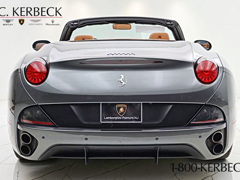 Used 2011 Ferrari California image 11