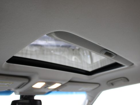 Used 2011 INFINITI QX56 4WD w/ Deluxe Touring Pkg image 24