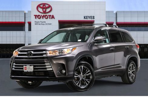 Certified 2019 Toyota Highlander Plus w/ Carpet Mat Package (TMS) FWD image 1