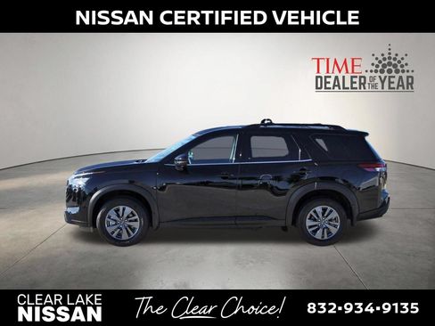 Certified 2025 Nissan Pathfinder SV FWD image 4