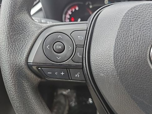 Used 2025 Toyota RAV4 XLE image 15