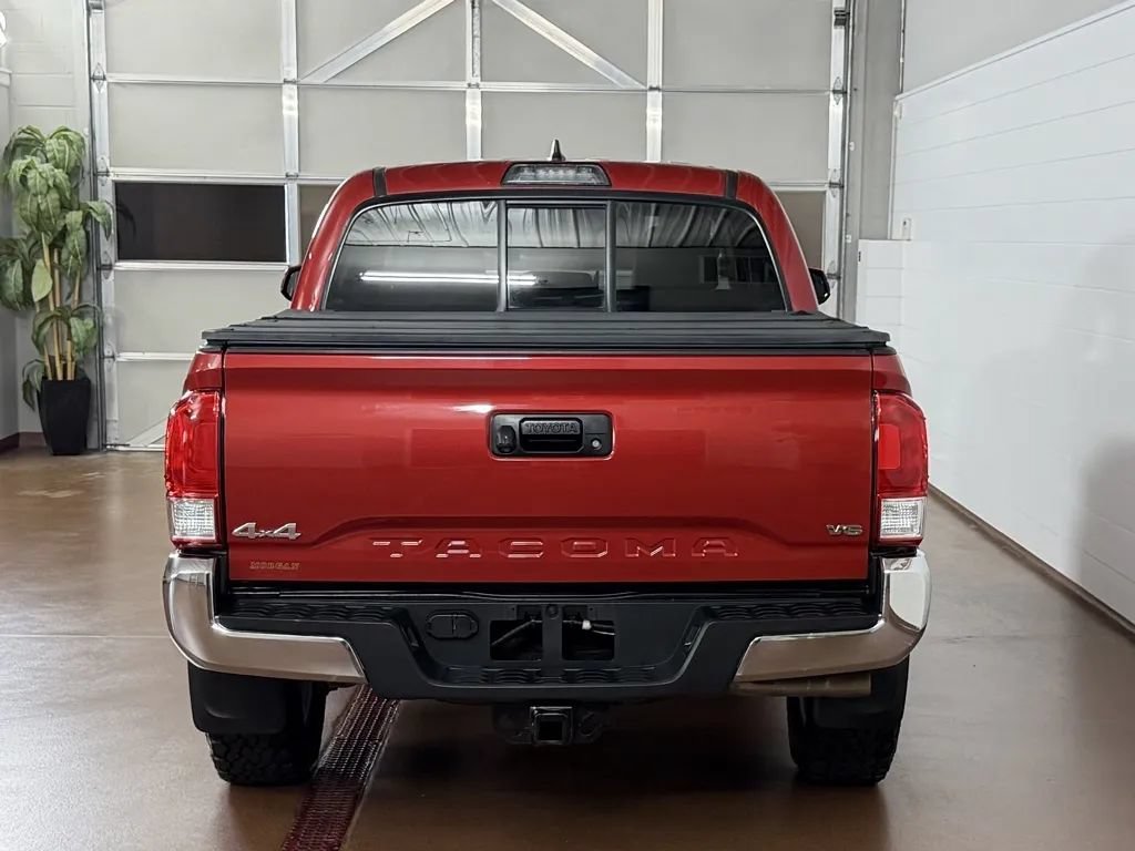 Used 2016 Toyota Tacoma SR5 w/ SR5 Appearance Package (SN) AWD/4WD image 4