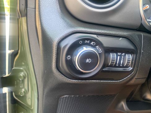 Used 2022 Jeep Wrangler Unlimited Sport w/ Sun And Sound Package AWD/4WD image 23