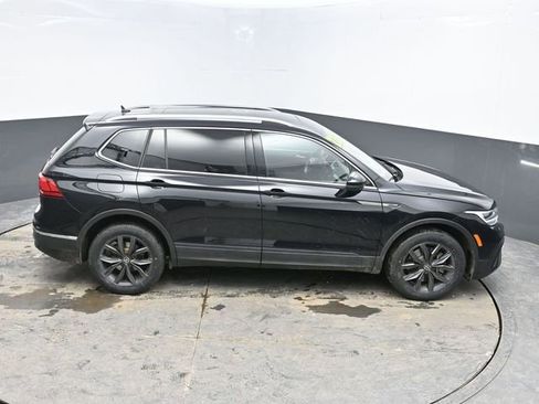 Used 2022 Volkswagen Tiguan SE image 32