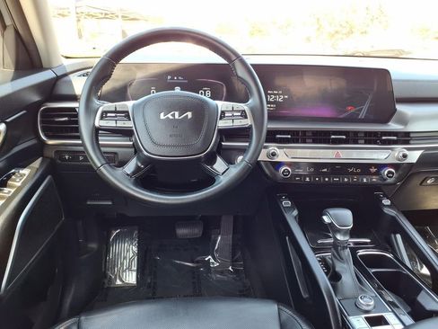 Used 2024 Kia Telluride S image 12