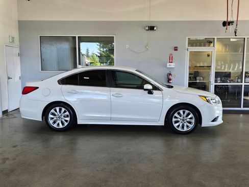 Used 2016 Subaru Legacy 2.5i Premium AWD/4WD image 4