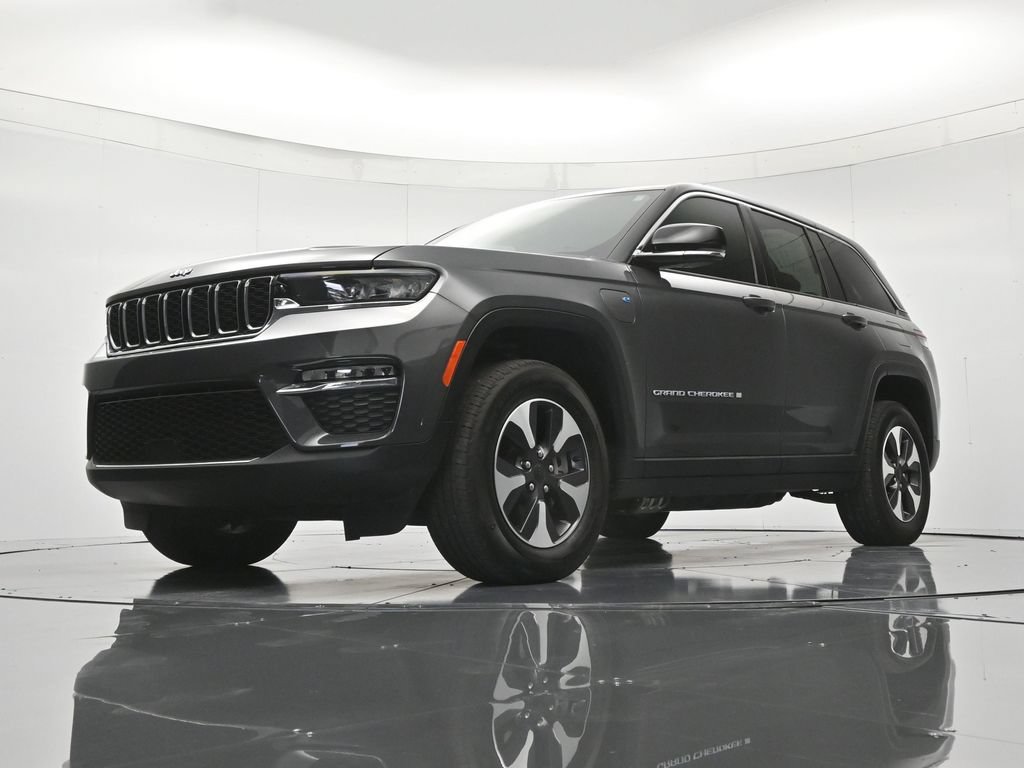Used 2024 Jeep Grand Cherokee Limited 4xe w/ Trailer Tow Package AWD/4WD image 39