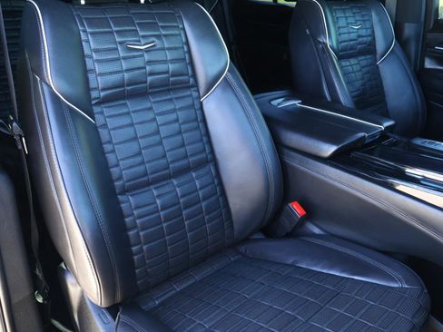 Used 2023 Cadillac Escalade V w/ LPO, ONYX Package image 22