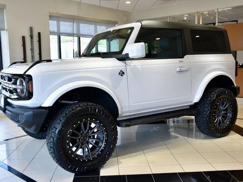 Used 2023 Ford Bronco Outer Banks AWD/4WD image 3