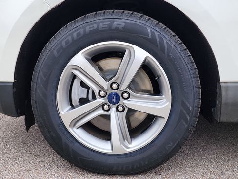 Used 2022 Ford Edge SEL w/ Convenience Package image 9