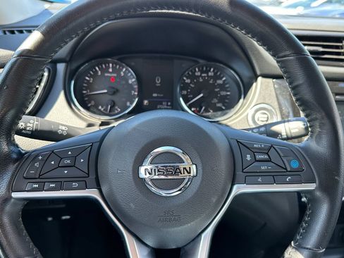 Used 2022 Nissan Rogue Sport SL FWD image 23