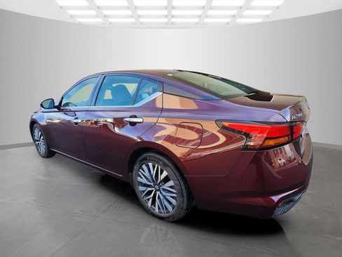 Used 2024 Nissan Altima 2.5 SV FWD image 5