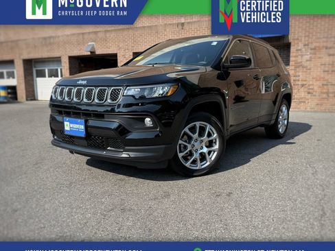 Used 2023 Jeep Compass Latitude AWD/4WD image 1