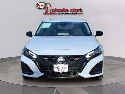 Used 2023 Nissan Altima 2.0 SR FWD image 8