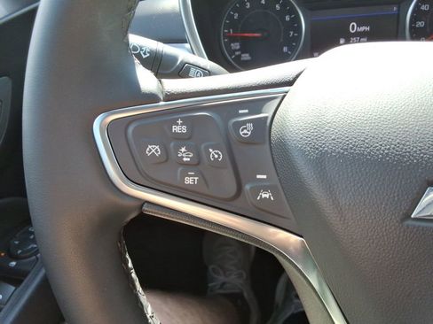 Used 2024 Chevrolet Equinox LT FWD image 27