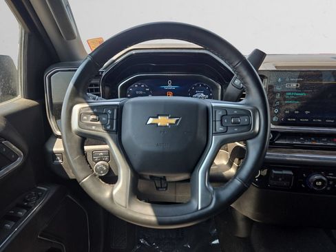 Used 2025 Chevrolet Silverado 1500 LT AWD/4WD image 13