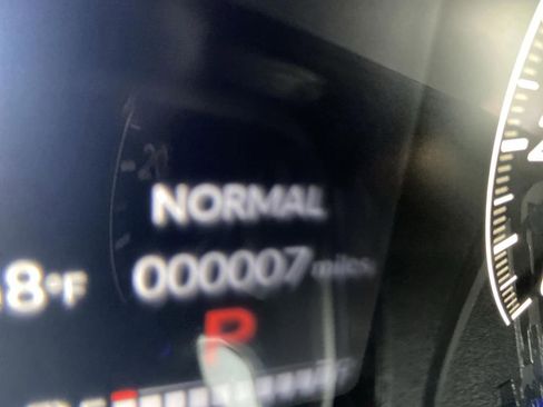 New 2026 Honda HR-V LX image 6