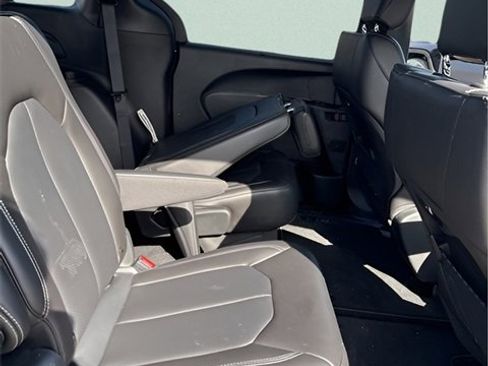 New 2026 Chrysler Pacifica Select w/ S Appearance Package image 29