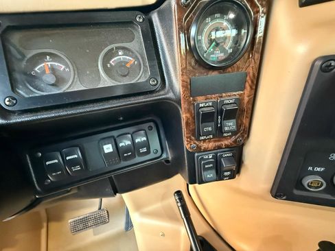 Used 2001 HUMMER H1 4-Door Hard Top image 41