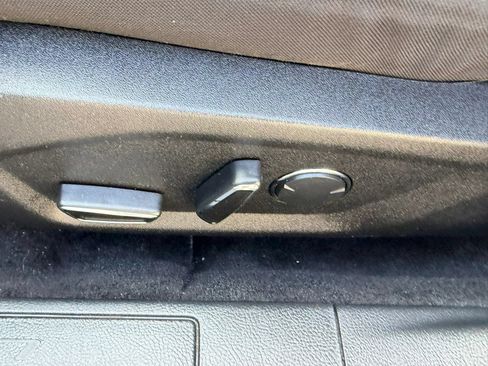 Used 2018 Ford Fusion SE w/ Fusion SE Technology Package FWD image 25
