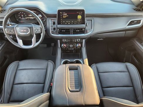 Used 2024 GMC Yukon XL SLT w/ SLT Luxury Package image 26