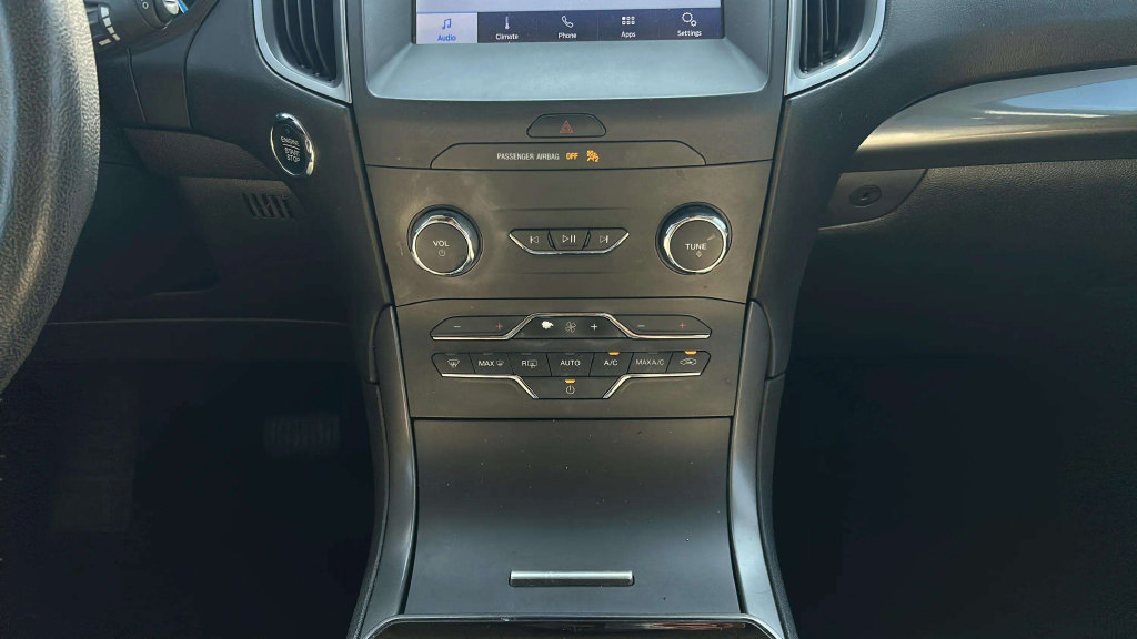 Used 2020 Ford Edge SE FWD image 29