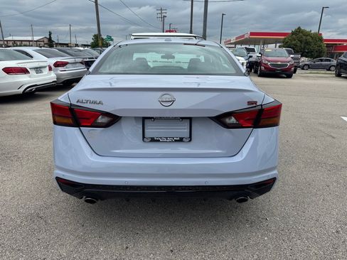 Used 2025 Nissan Altima 2.5 SR FWD image 7