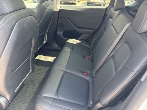 Used 2023 Tesla Model Y Performance image 12