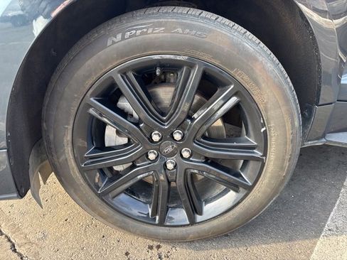 Used 2022 Ford Edge ST-Line image 30