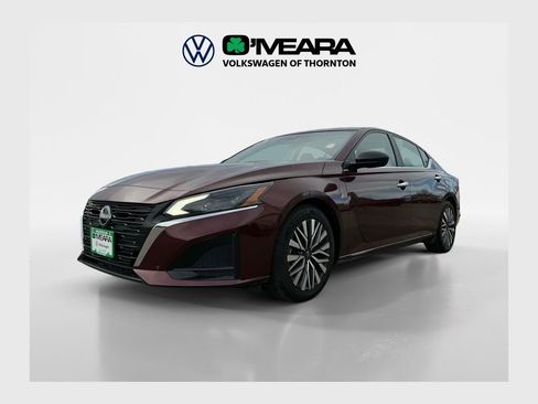 Used 2024 Nissan Altima 2.5 SV image 1