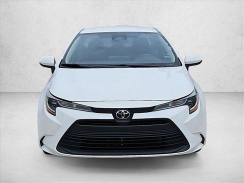 Used 2024 Toyota Corolla LE FWD image 2