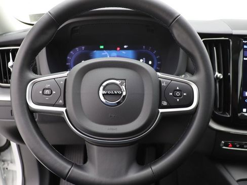 Used 2025 Volvo XC60 B5 Core image 19
