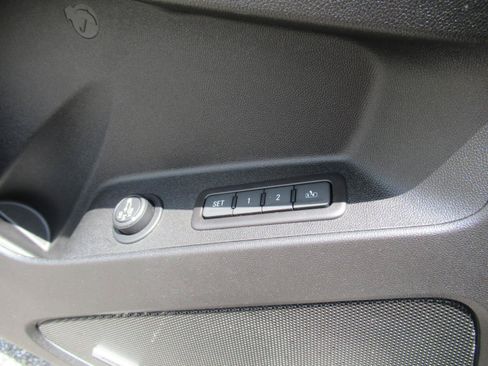 Used 2019 Chevrolet Equinox Premier FWD image 21