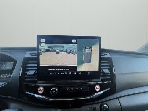 Used 2023 Ford Transit 350 XLT image 19