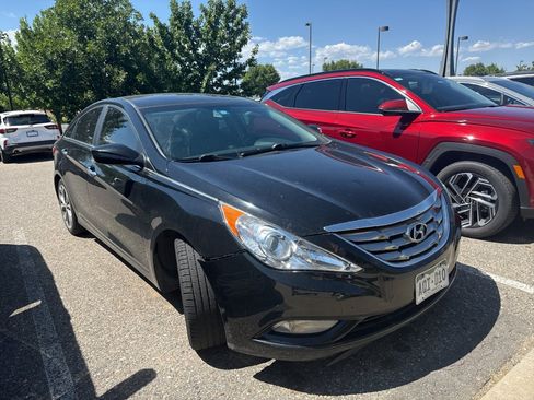 Used 2013 Hyundai Sonata SE FWD image 1