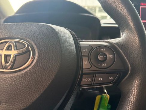 Used 2020 Toyota Corolla LE FWD image 14