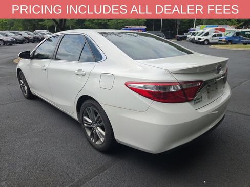 Used 2015 Toyota Camry SE FWD image 4