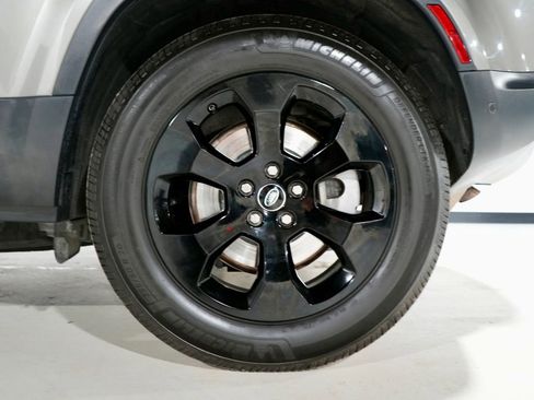 Used 2021 Land Rover Defender 110 SE image 34