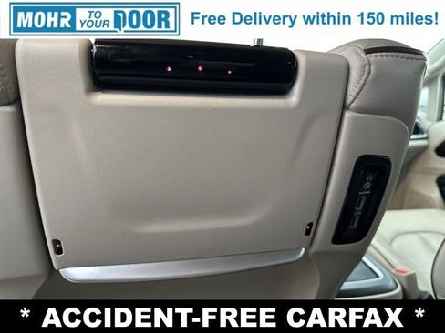 Used 2018 Chrysler Pacifica Limited image 34