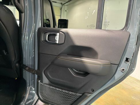 Used 2025 Jeep Wrangler Unlimited Rubicon 392 image 29