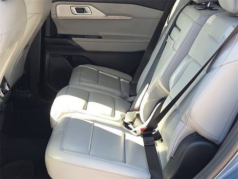 New 2025 Ford Explorer Active w/ Active Comfort Package image 16