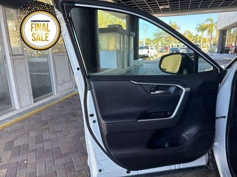 Used 2019 Toyota RAV4 XSE image 16