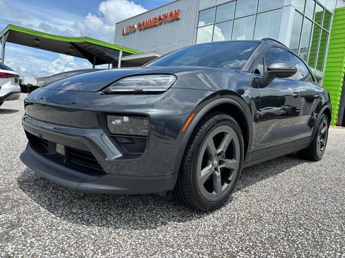 Used 2025 Porsche Macan Electric RWD image 11